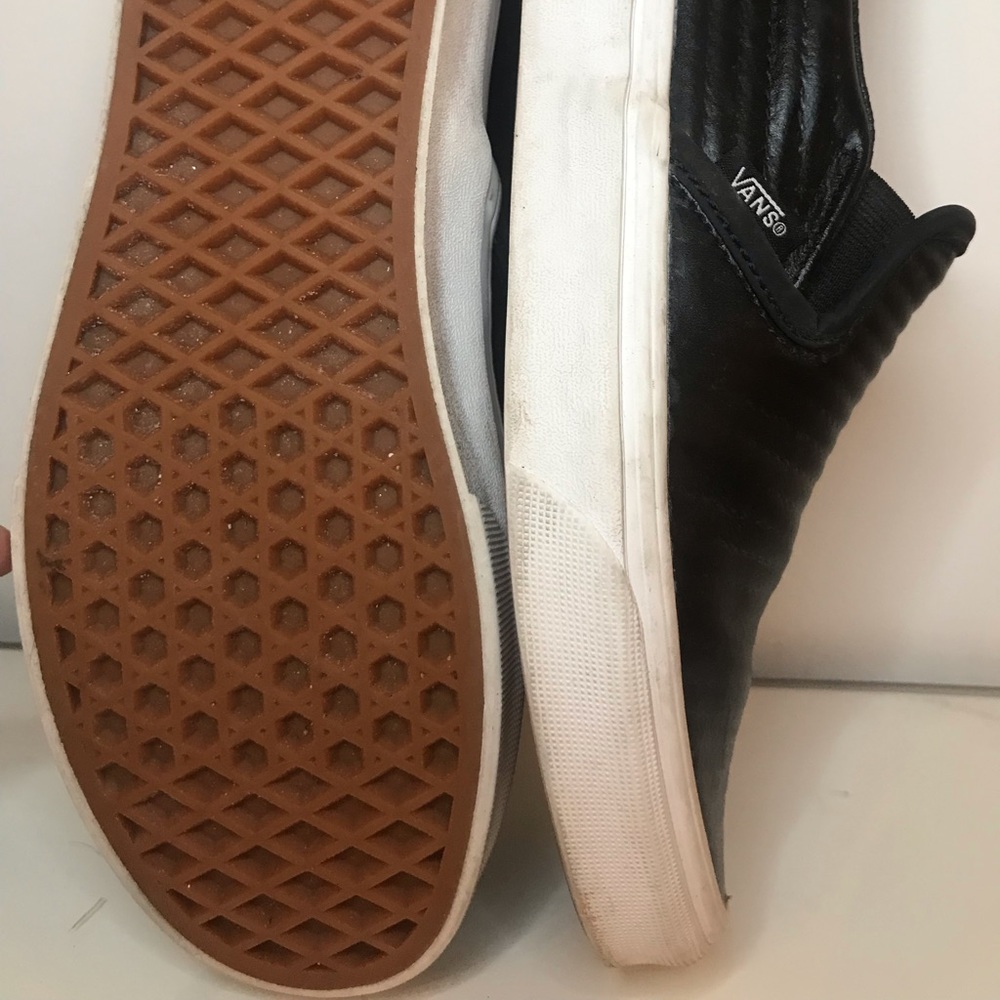 W7.5 Vans leather slip-ons
